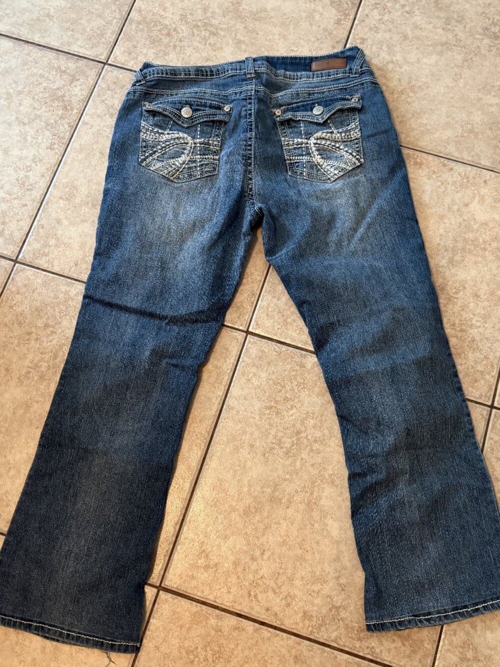 WallFlower Women's Bootcut Jeans Blue Denim Medium Wash Mid Rise Stretch 15 - Picture 2 of 2